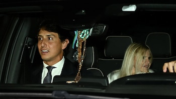 Roca Rey, sin Tana Rivera, se va de 'fiesta' con Eugenia Martínez de Irujo y Narcís Rebollo