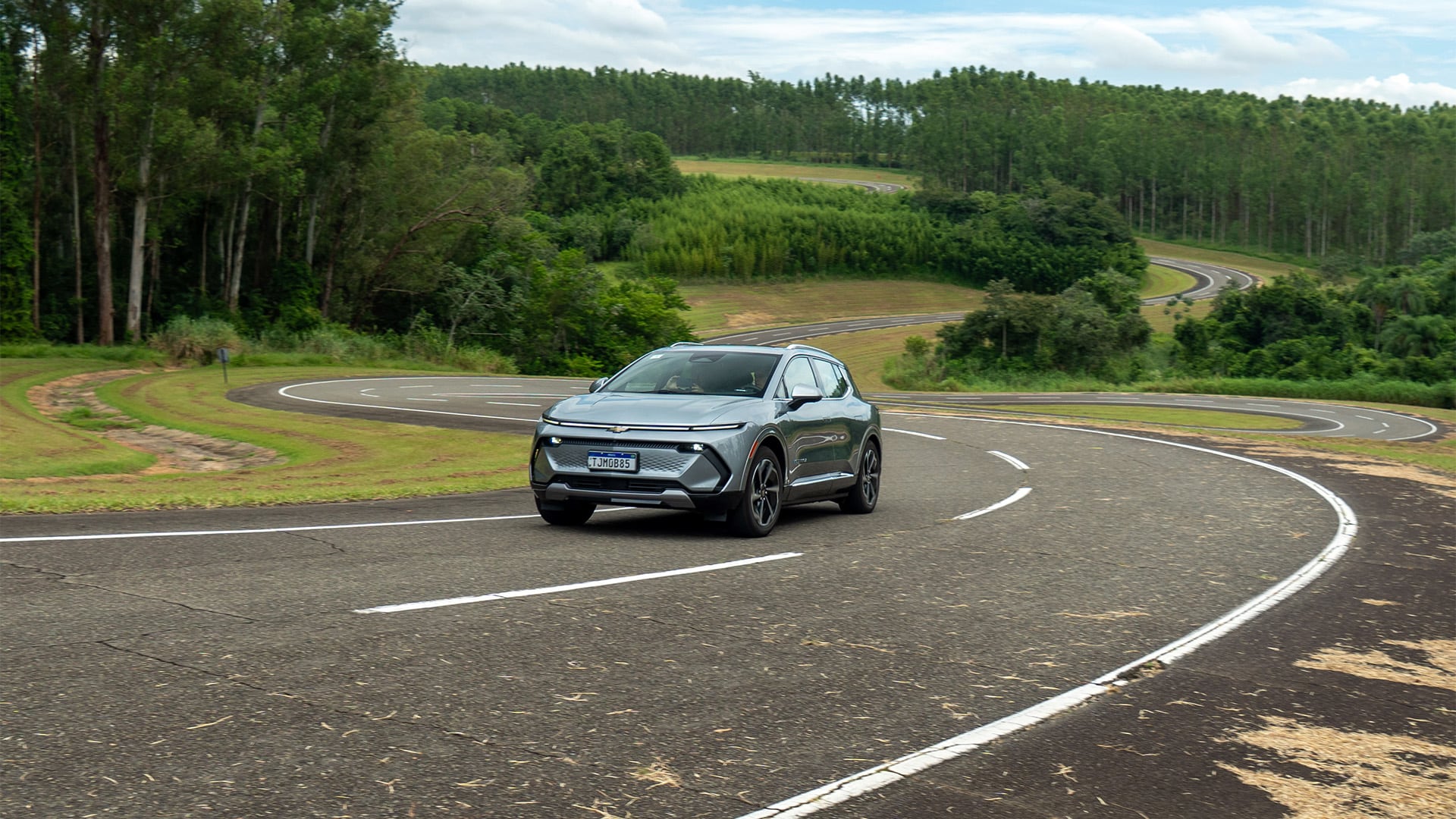 El circuito principal tiene una zona de subidas y bajadas con asfalto completamente liso que permite probar el comportamiento en curva a altas velocidades. (GM Argentina)