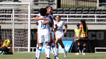 María Torres marcó desde la mitad de cancha el 1-0 parcial a favor de las Volcánicas - crédito Dimayor