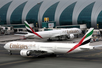Aviones de Emirates en el