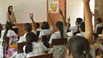 Imagen de referencia - Un docente consultado por Infobae Colombia sugiere que tal educación podría integrarse dentro de materias ya existentes como Matemáticas o Sociales- crédito Colprensa