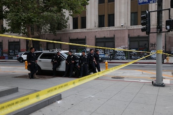 Los Ángeles desembolsó casi 480 millones de dólares desde 2019 para resolver demandas civiles contra el Departamento de Policía de Los Ángeles (REUTERS/Aude Guerrucci)