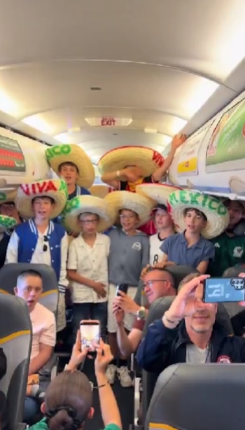 Los Niños Cantores de San Florián demostraron su talento y una pronunciación en español que sorprendió a los usuarios.