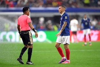 Sin rodeos: Así fue el partido del árbitro salvadoreño Iván Bartón en la semifinal del mundial 2026