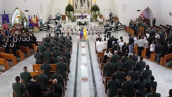 Las ceremonias de homenaje se realizaron en diversas regiones, destacando la central en Bogotá y actos especiales en Montería y el norte del país - crédito prensa Fuerzas Militares
