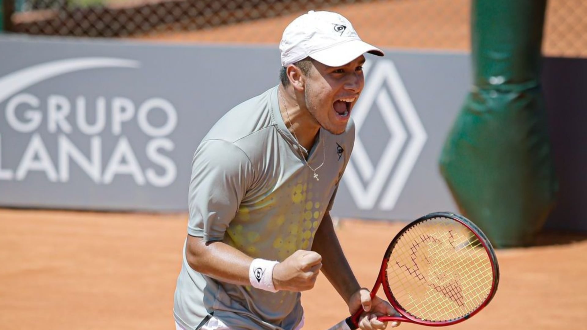 Gonzalo Bueno inicia su participación en el Roland Garros 2026. Crédito: Prensa AAT