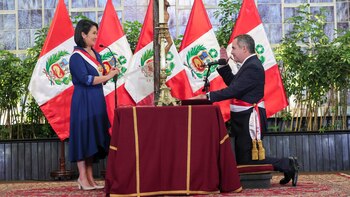 Rafael Belaúnde Llosa jura como ministro de Defensa del primer gabinete de Keiko Fujimori. (Foto: Presidencia de la República)