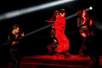 Agoney, durante su actuación en