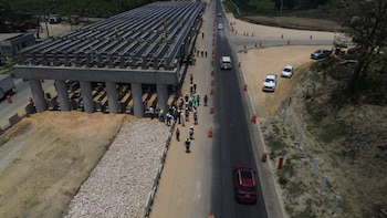 La obra de modernización de la carretera Villahermosa–Escárcega contempla nuevos puentes, retornos, pasos peatonales y la ampliación a cuatro carriles en distintos tramos.