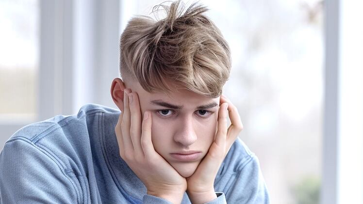 Expertos en lenguaje corporal advierten sobre la importancia de analizar el conjunto de señales y no solo un gesto aislado (Imagen Ilustrativa Infobae)