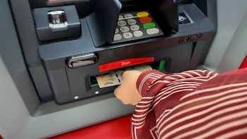 Los tres mitos al retirar dinero en Bogotá que pueden exponerlo al fleteo: el Distrito entregó recomendaciones clave para no ser víctima