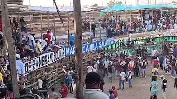 Caos en corraleja en Zambrano,