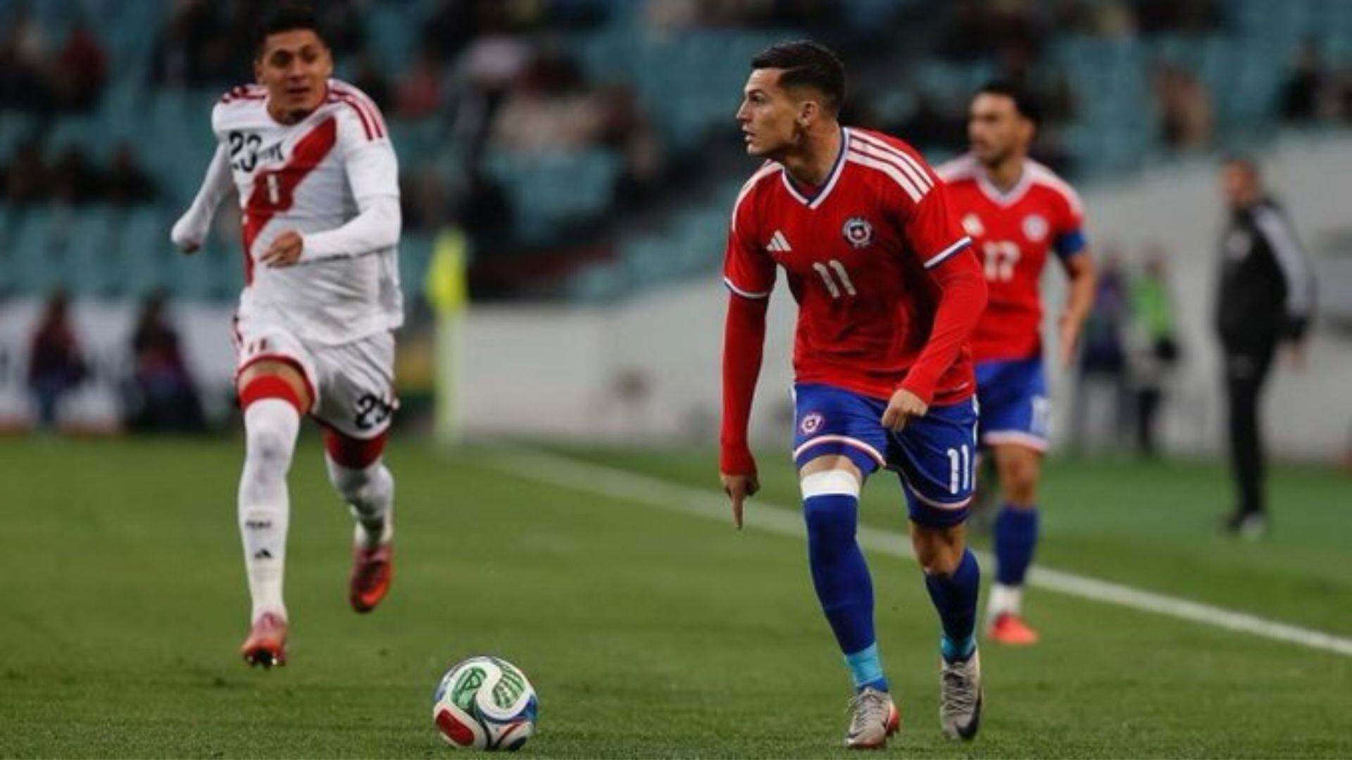 Chile se llevó un triunfo importante frente a Perú, con el que hilvana tres encuentros invicto antes de despedir el año. - Crédito: AFP