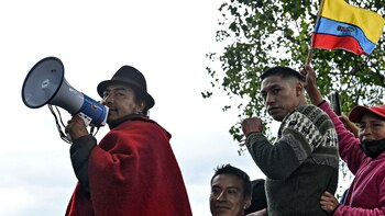 Leonidas Iza mientras proclama un