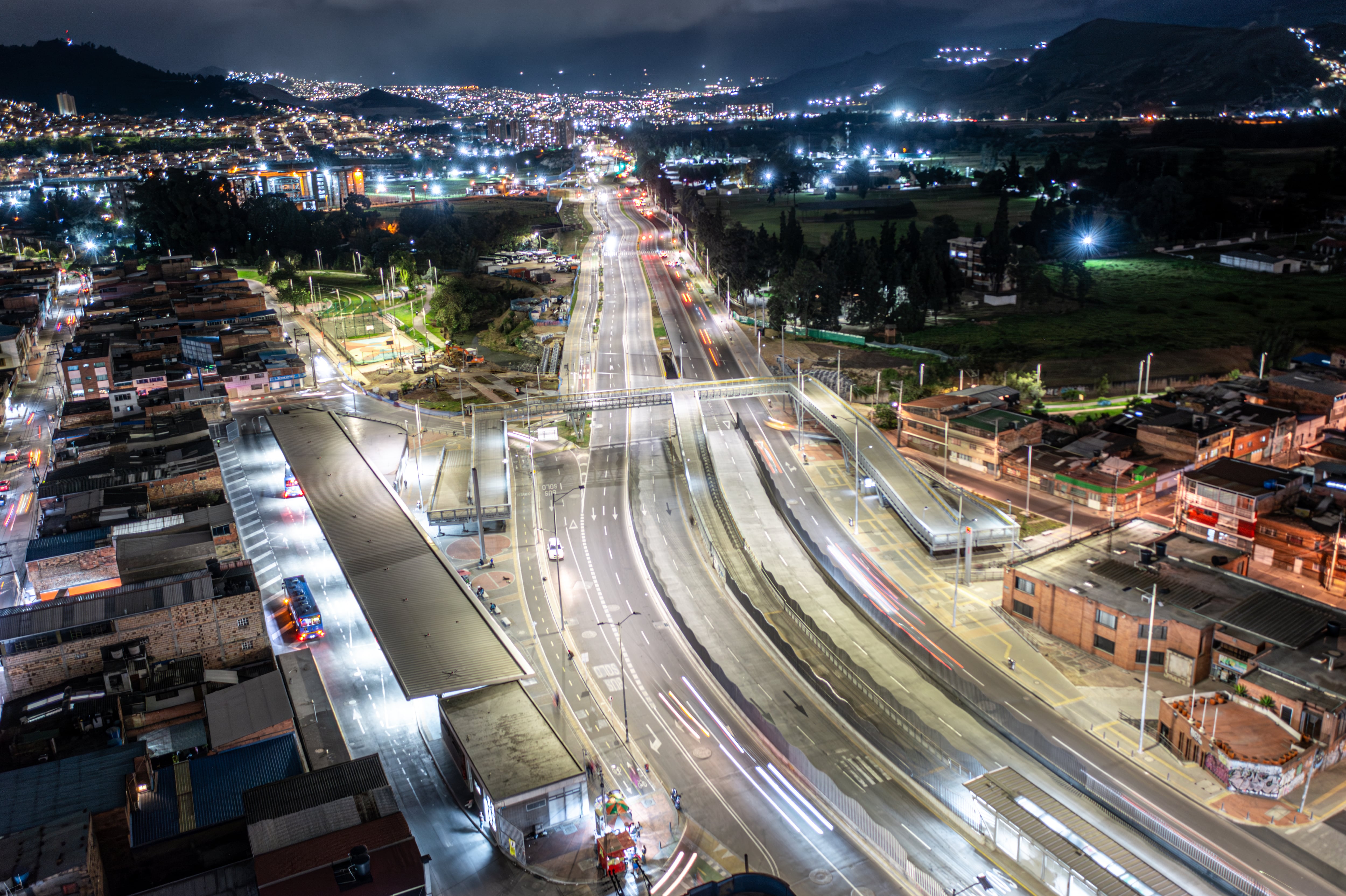 El acuerdo contempla la modernización progresiva del alumbrado público de Bogotá con tecnología LED y sistemas de monitoreo remoto. - crédito Alcaldía de Bogotá