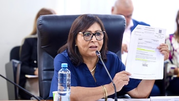 Milagros Jáuregui culpa a tres