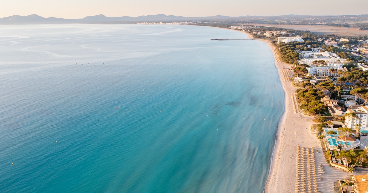 ¡Paraíso en la Costa de la Luz! Descubre la Playa de Bolonia, la Joya Escondida de España