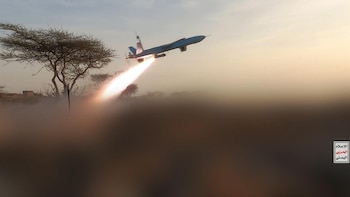 El Ejército de Yemen atribuye a los rebeldes hutíes nuevos ataques contra el puerto de Moca y la ciudad de Marib