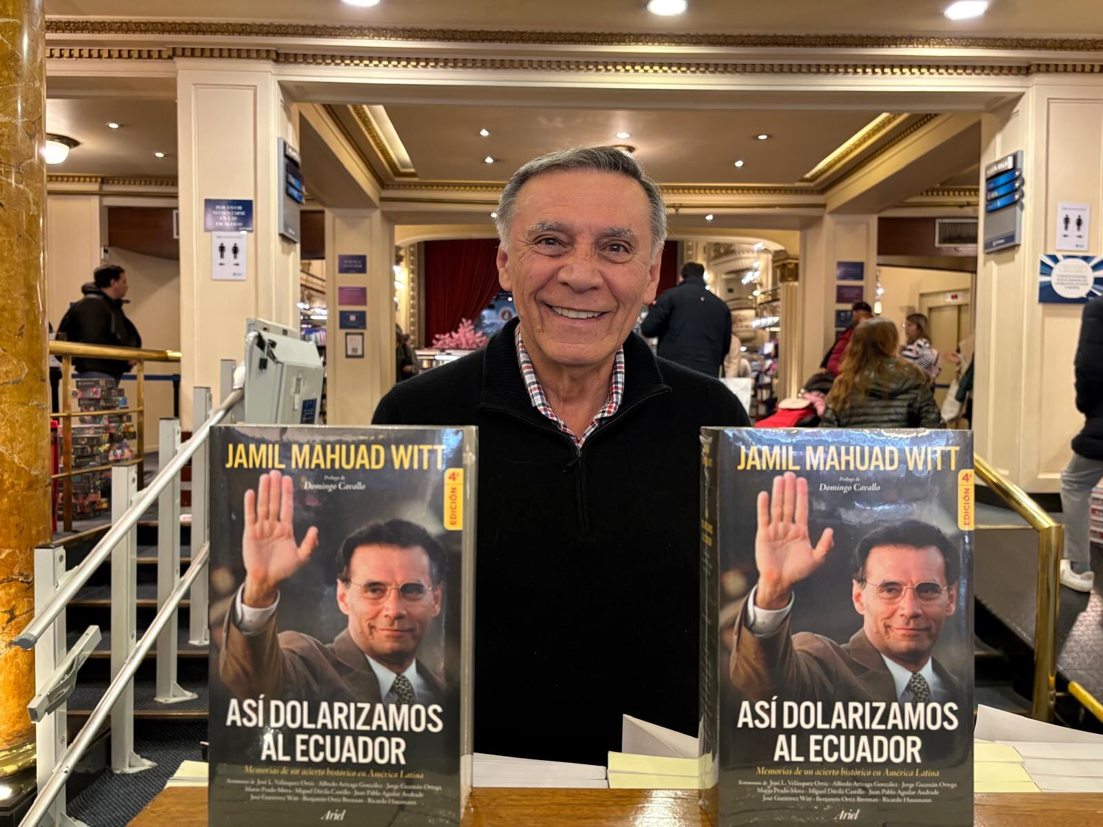 El ex presidente Jamil Mahuad es autor del libro