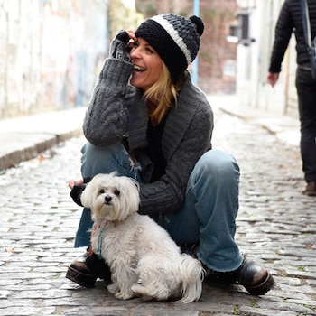Eugenia Tobal de paseo junto a su perro Romeo (Foto Instagram)