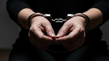 Una mujer de 46 años mató a su esposo a balazos tras una discusión en su casa: habría actuado en defensa propia