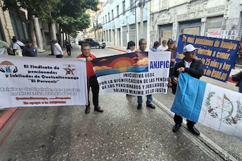 Los transportistas reclamaron supuestos malos tratos de la Dirección General de Transporte y de distintas PMT, además de restricciones en puertos y fronteras.