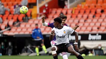 Con restricciones, vuelve el público