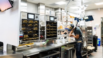 Una multinacional abrió un restaurante