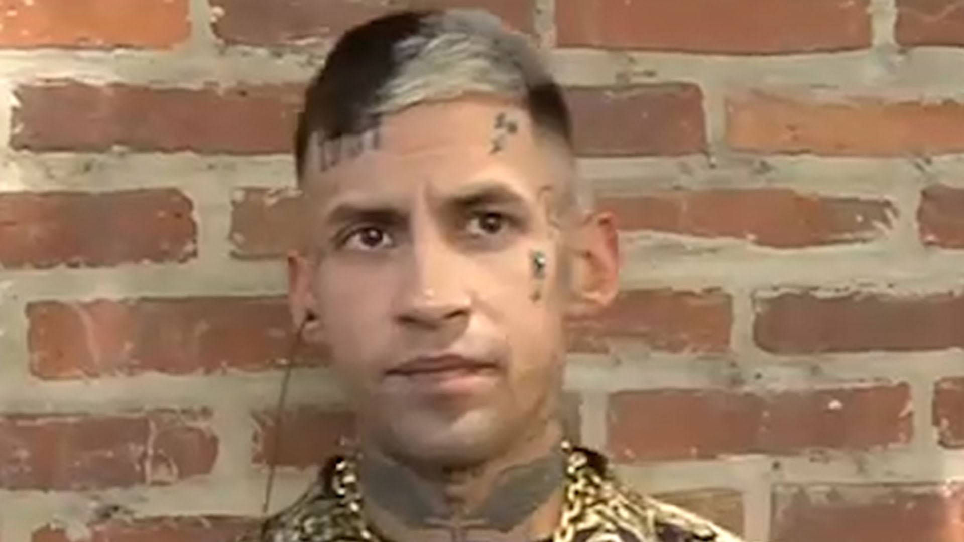 En medio de su difícil panorama personal, L-Gante se expresó en un posteo sobre una casa que le habían prometido y luego lo borró en las redes (Captura de video Los Profesionales de Siempre)