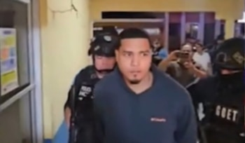 La Policía Nacional confirmó que el detenido es requerido por un caso relacionado con homicidio. (FOTO: Proceso HN)