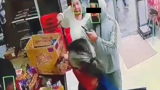 La víctima de 19 años recibió un disparo en el abdomen y la mano