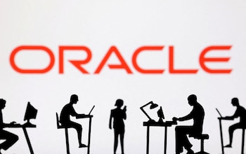 Oracle estaría preparando una nueva ola de despidos. REUTERS/Dado Ruvic/Illustration/File Photo