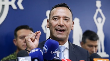 Ministro de Defensa defendió millonaria