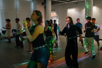 Estudiantes bailan en el Centro de Ballet y Artes de la Universidad de Nueva York (Shuran Huang para The Washington Post)