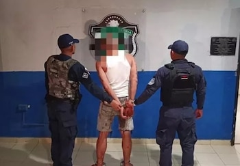 Capturado, el hombre permanece bajo detención provisional por su presunta implicación en el homicidio de la mujer embarazada y el atentado contra la vida del bebé. (PN)
