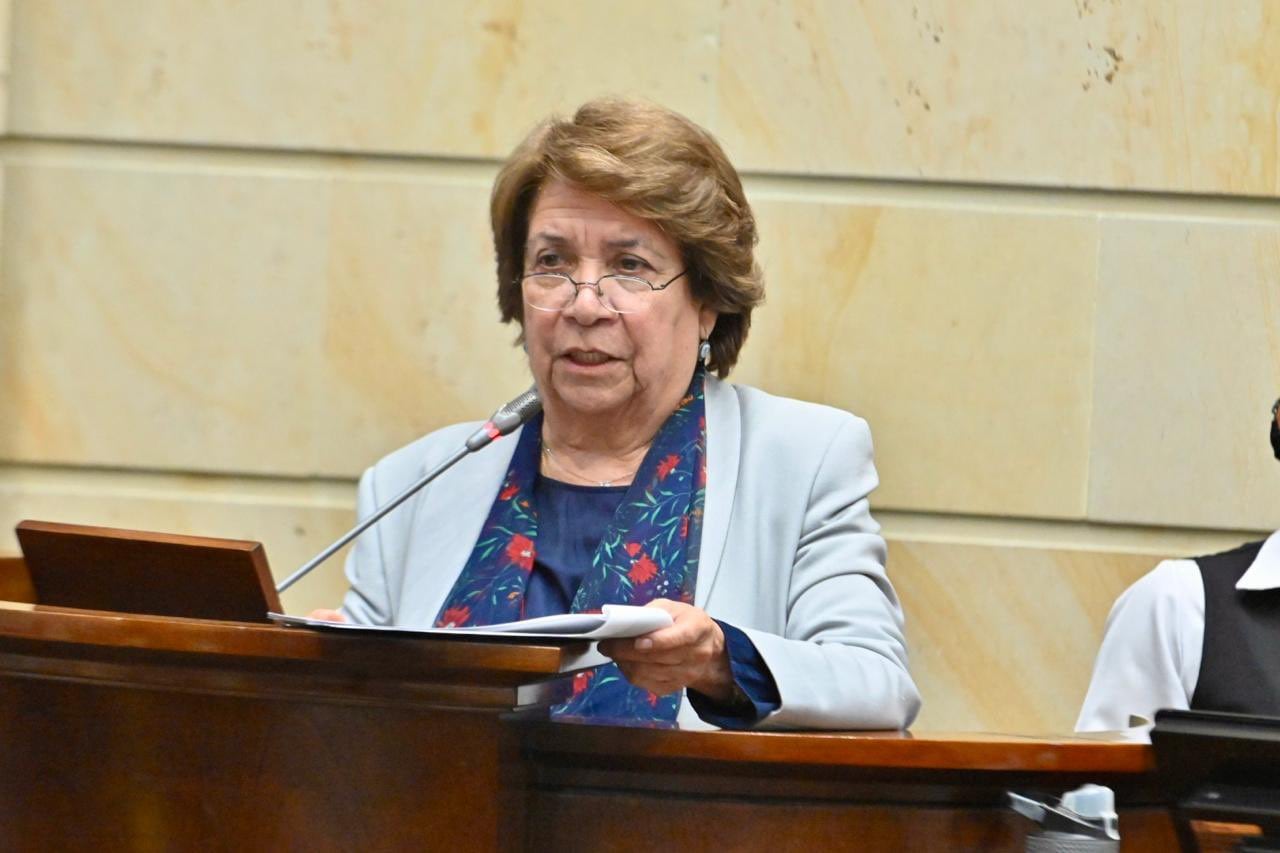 Aida Avella le lanzó pulla a Abelardo de la Espriella tras la elección de Honorio Henríquez como presidente del Senado: “El Congreso no lo dirige ningún mandatario”