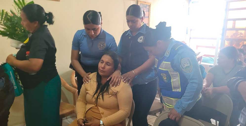 Compañeros de promoción acompañaron las ceremonias fúnebres de los uniformados fallecidos. (FOTO: La Tribuna)