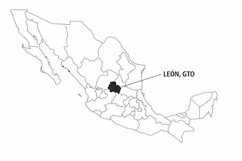 Mapa en blanco y negro de la República Mexicana con sus estados delimitados, el estado de Guanajuato oscurecido y una leyenda con el texto LEÓN, GTO.