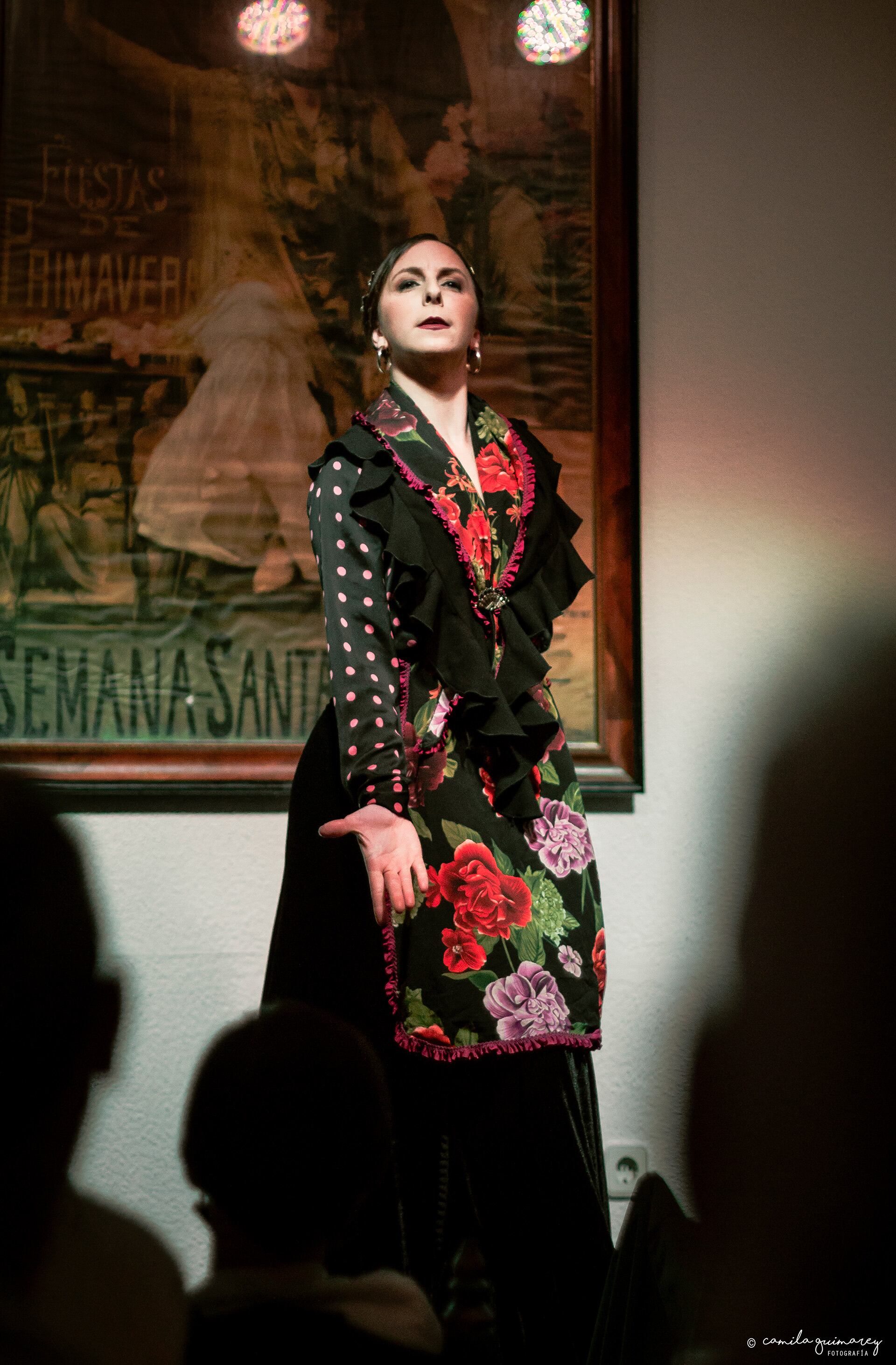 En La Milonga Julieta baila en el escenario y hace todo lo que hace falta para cumplir su sueño