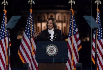 Harris durante un acto en