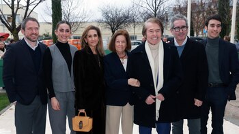 Raphael, emocionado y rodeado de