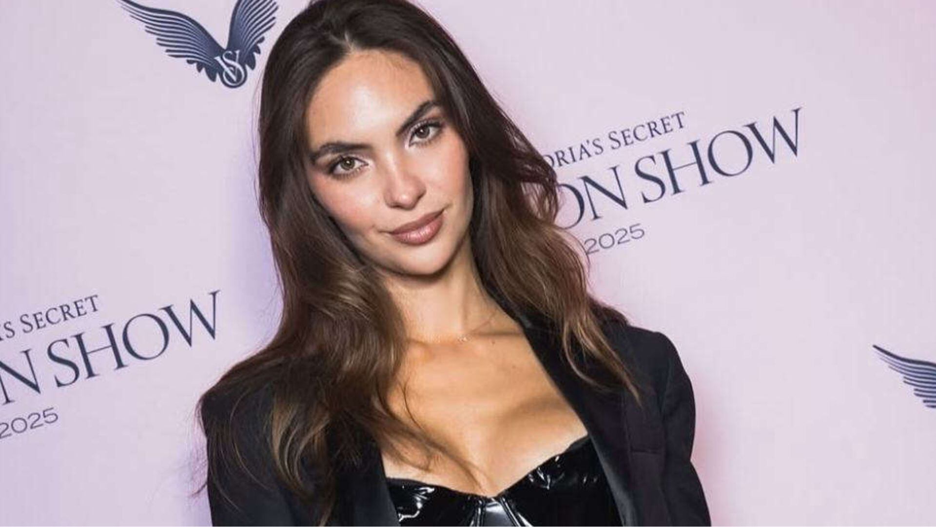 Natalie Vertiz posa en el evento de casting de Victoria