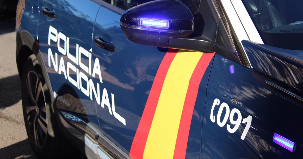 Polícia procura mulher ferida em mulher para roubar mulher Polícia procura mulher ferida em mulher para roubar mulher