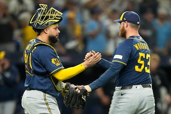 Los cerveceros están a una victoria de coronarse como el mejor equipo del 2026. (AP Foto/Ashley Landis)