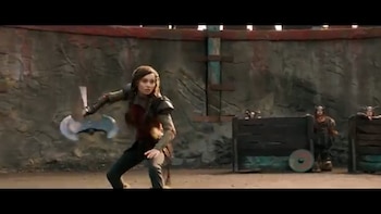 Tras ser atendido, las lesiones del miembro del equipo de efectos especiales se convirtieron en permanentes. (Captura de video)