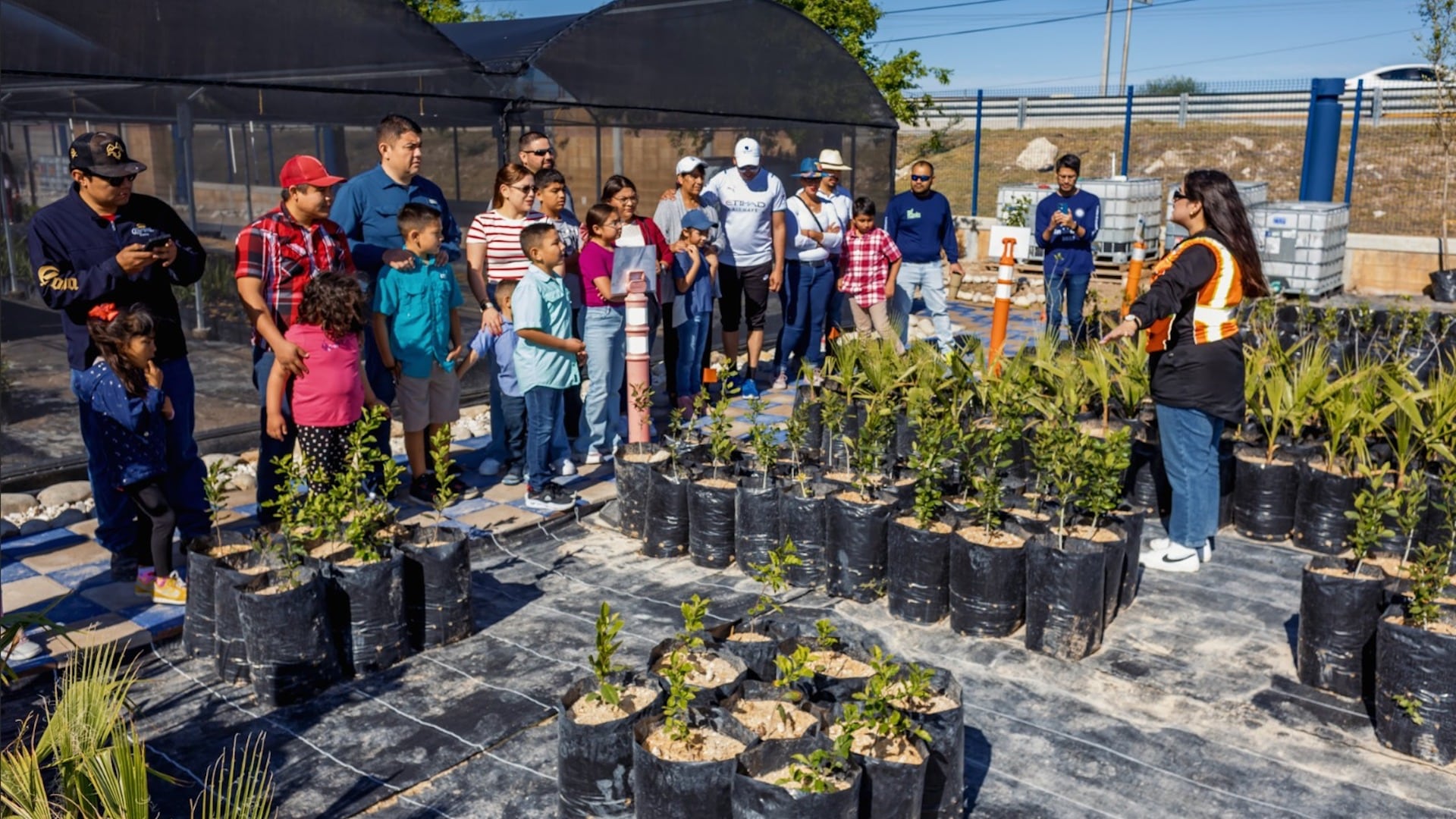 Evento por el Día mundial del agua en el Vivero ‘Creciendo Juntos’ en Coahuila. (Cortesía Constellation Brands)