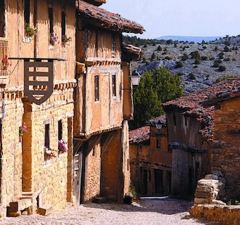 Una calle del pueblo de Soria