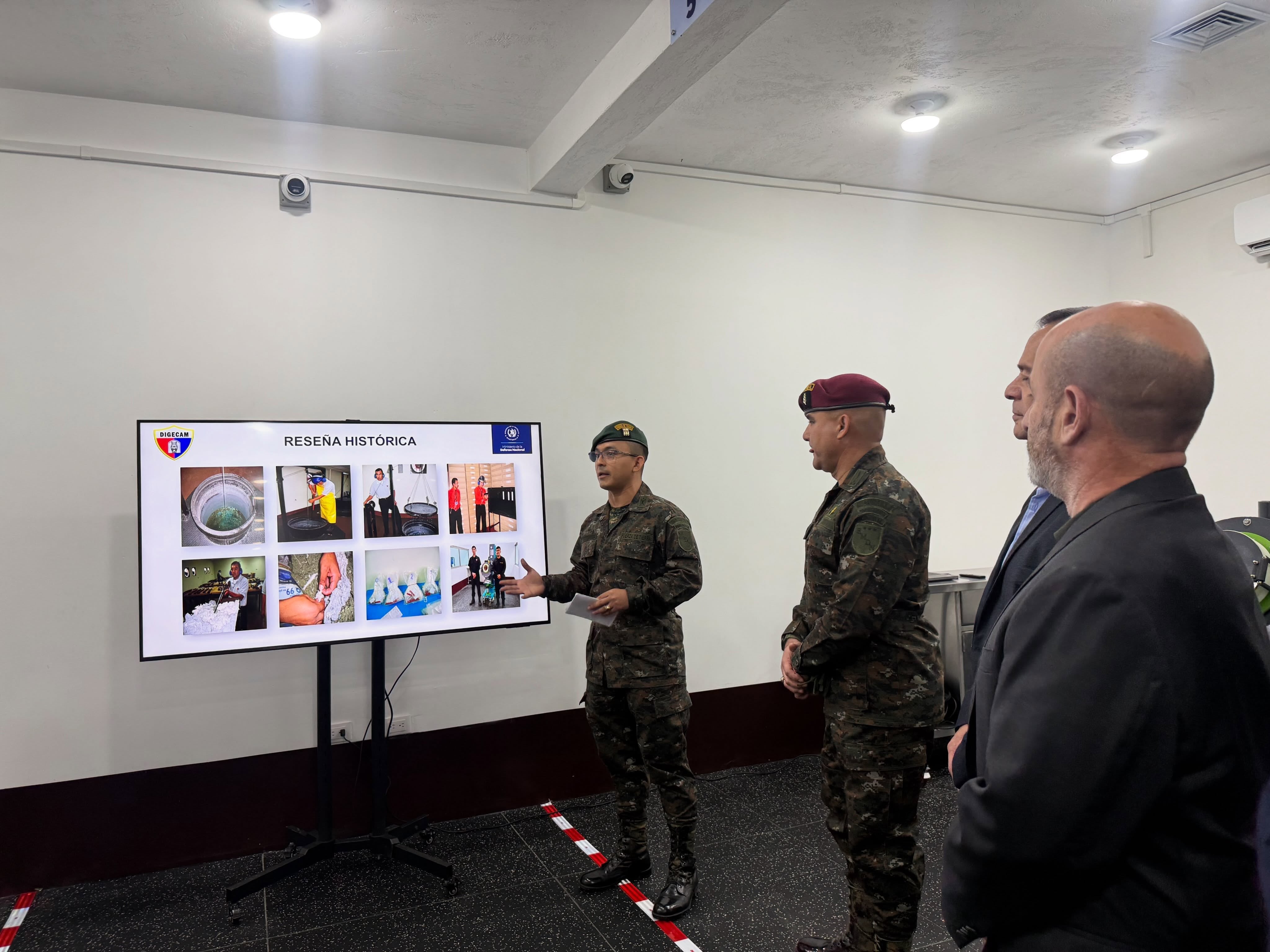 La Dirección General de Control de Armas y Municiones inauguró su Laboratorio de Huella Balística en la zona 5 de Ciudad de Guatemala. (Ejercito de Guatemala )