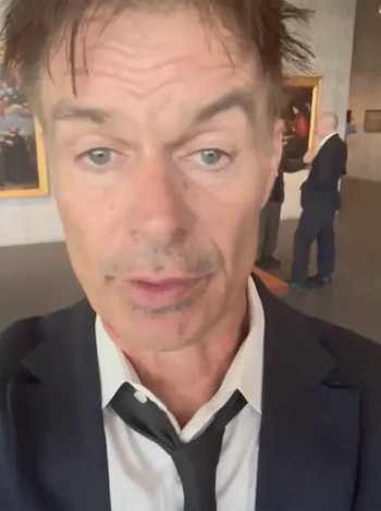 La familia de Patrick Muldoon continúa asimilando su muerte. (Captura de video)