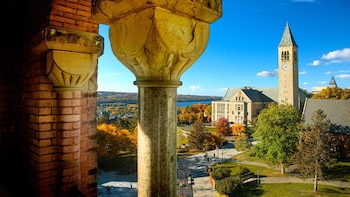 El rector de Cornell da su apoyo a la nueva investigación tras la denuncia de una violación en grupo en 2024